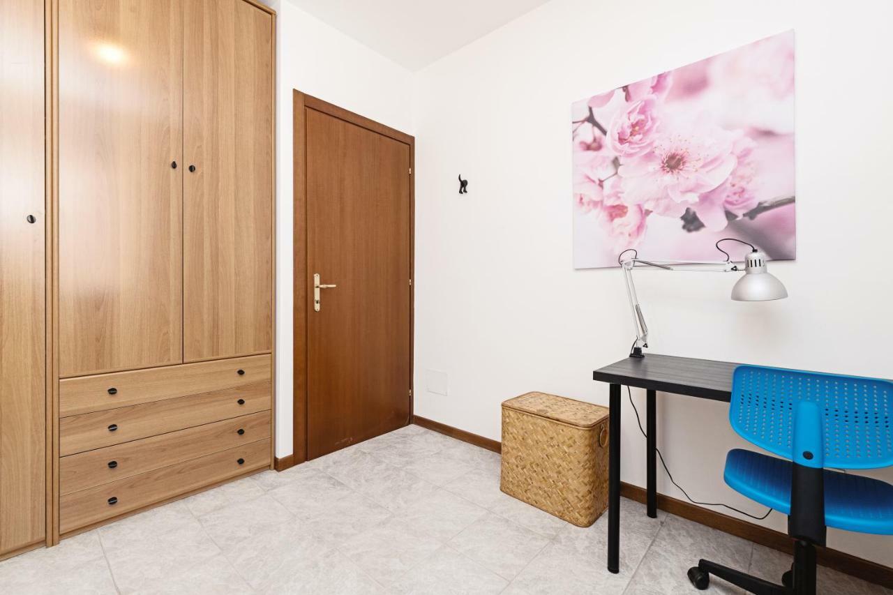 Colourful Flat Borgo Roma Apartment Verona Exterior photo