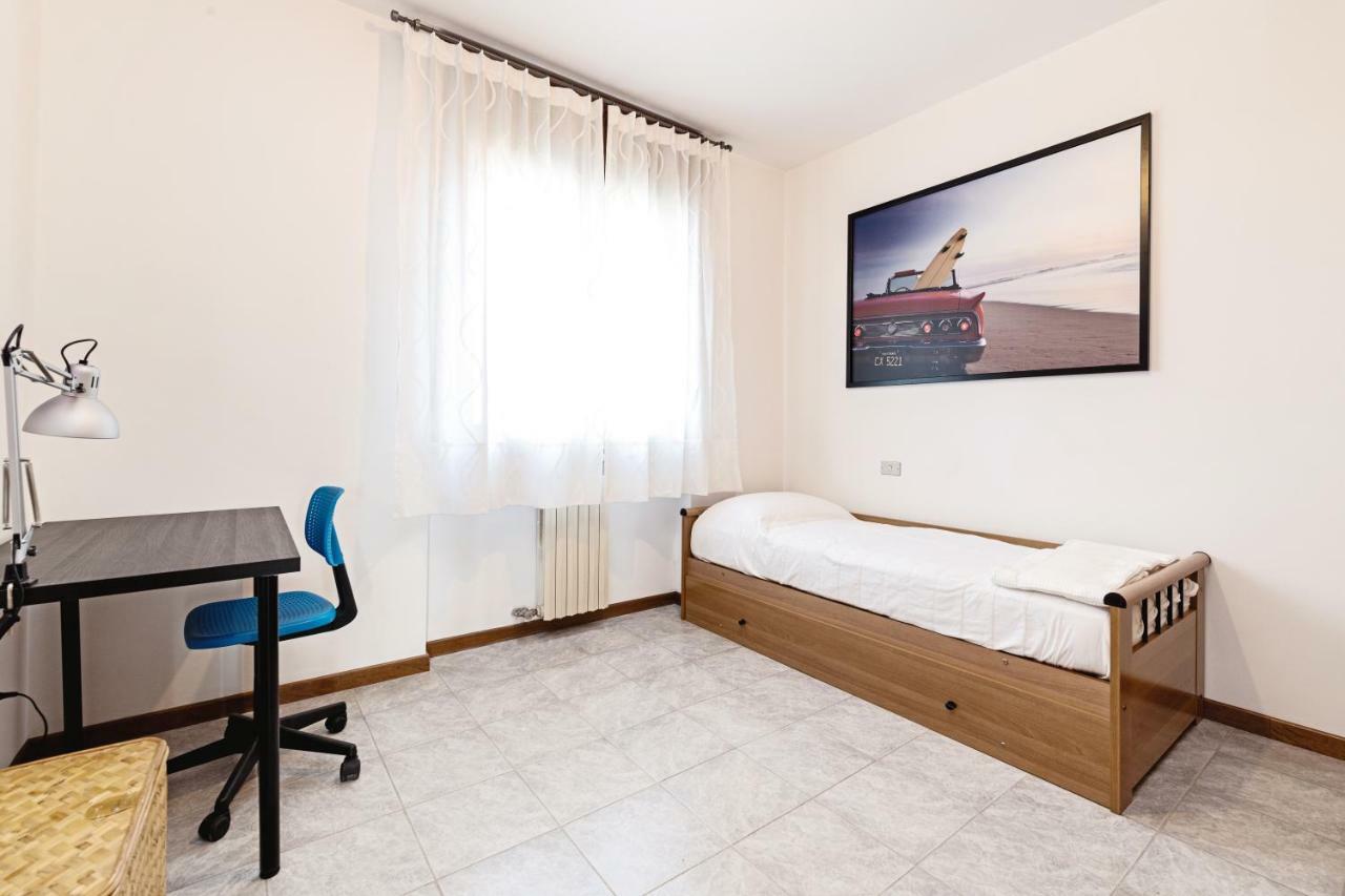 Colourful Flat Borgo Roma Apartment Verona Exterior photo